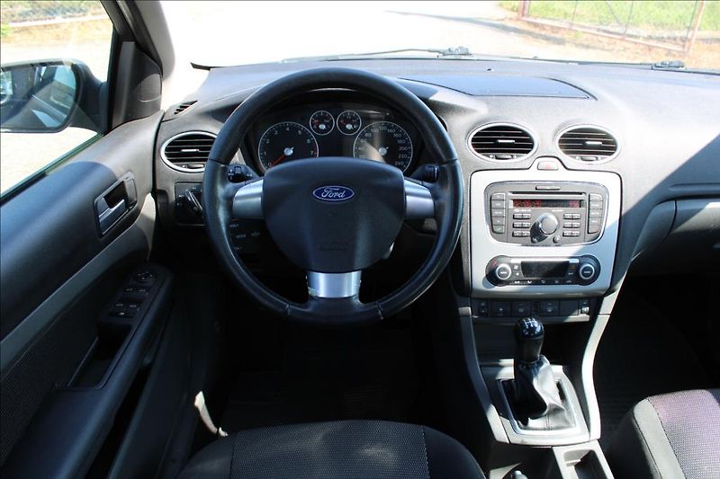 Ford Focus 1,8 i  STK 11/2027, VÝHŘEVY - fotka 12 z 23