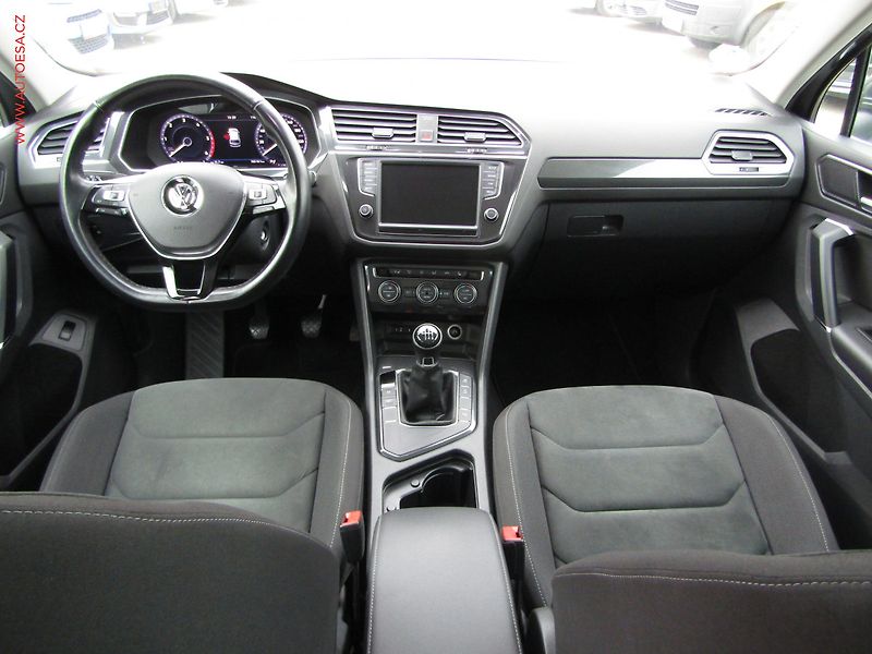 Volkswagen Tiguan (2016) 2.0 TDi, Highline, LED, panor - fotka 8 z 15
