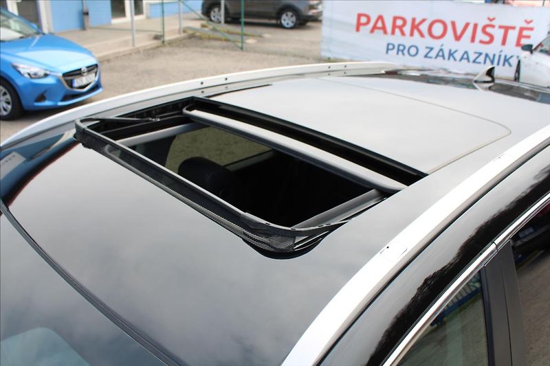 Honda CR-V 2,0 i  1MAJ,EXECUTIVE,4X4,DPH - fotka 33 z 49
