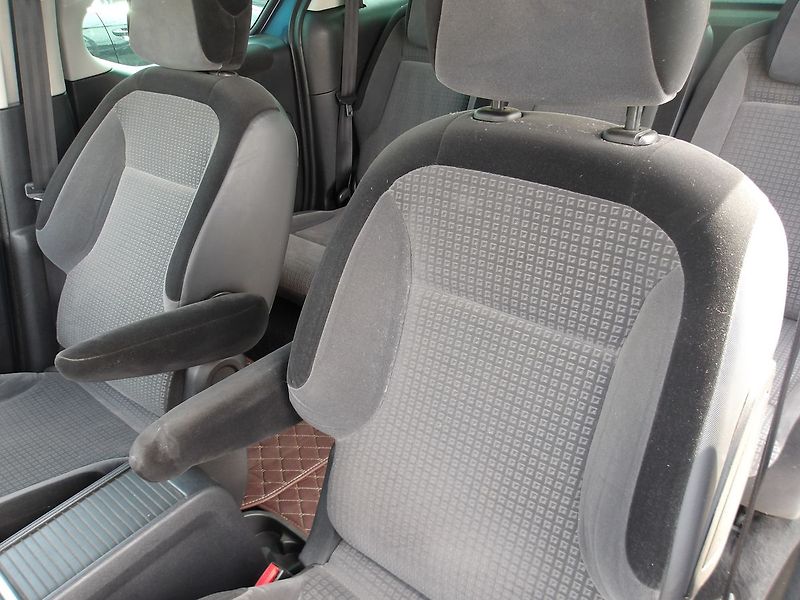 Peugeot Partner Tepee 1,6HDi MULTISPACE(2xšoupačky) - fotka 21 z 33