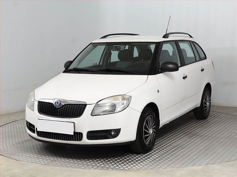 Škoda Fabia (2009) 1.2 12V, po STK, oblíbený vůz - fotka 2 z 11