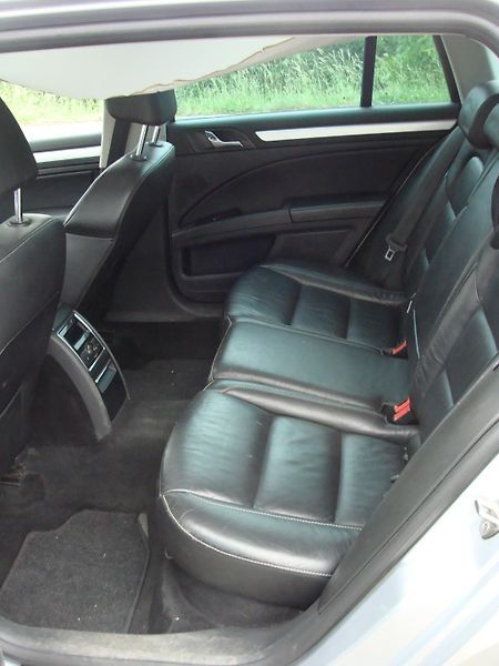Škoda Superb 2.0 TDi, 125 kW, 4X4, klima - fotka 10 z 30