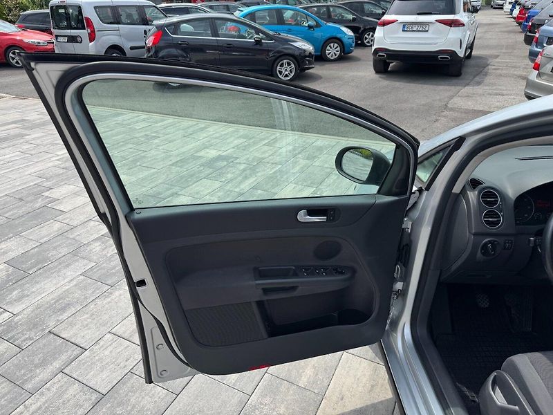 Volkswagen Golf Plus (2007) Comfortline 1.9 TDI 66kW - fotka 9 z 31