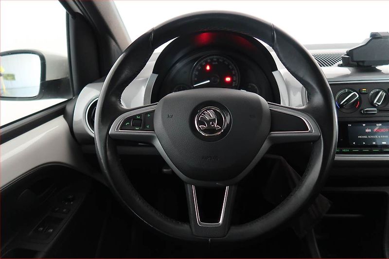 Škoda Citigo (2019) 1.0 MPI, Park. senzory - fotka 15 z 17