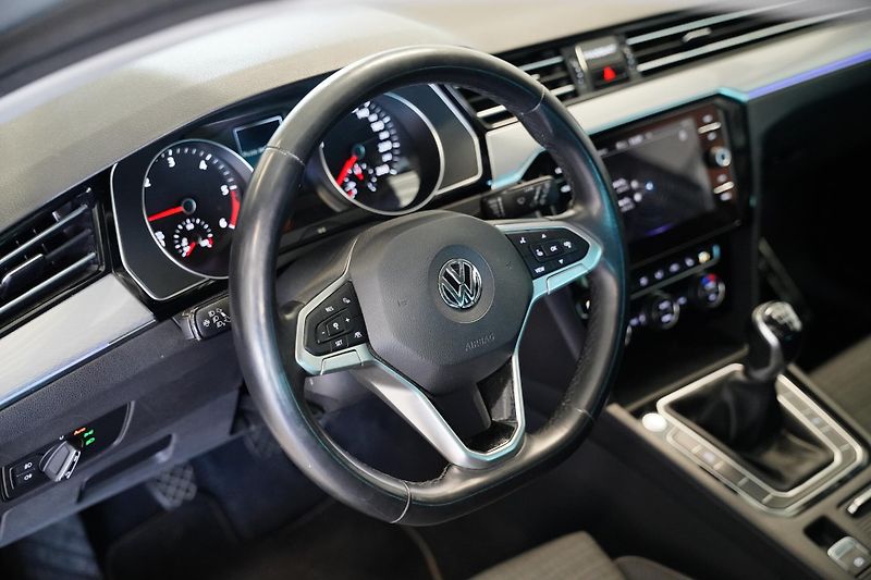 Volkswagen Passat - fotka 14 z 29