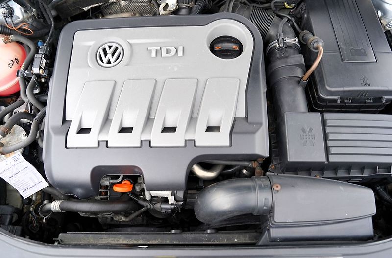 Volkswagen Passat 2.0 TDI DSG 140PS/navigace - fotka 10 z 32