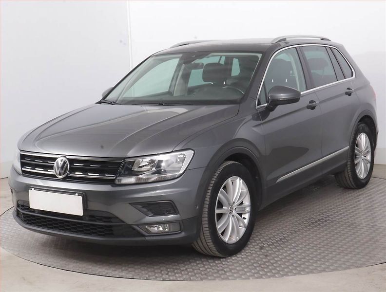 Volkswagen Tiguan (2018) 2.0 TDI, Automat, Serv.kniha - fotka 2 z 16