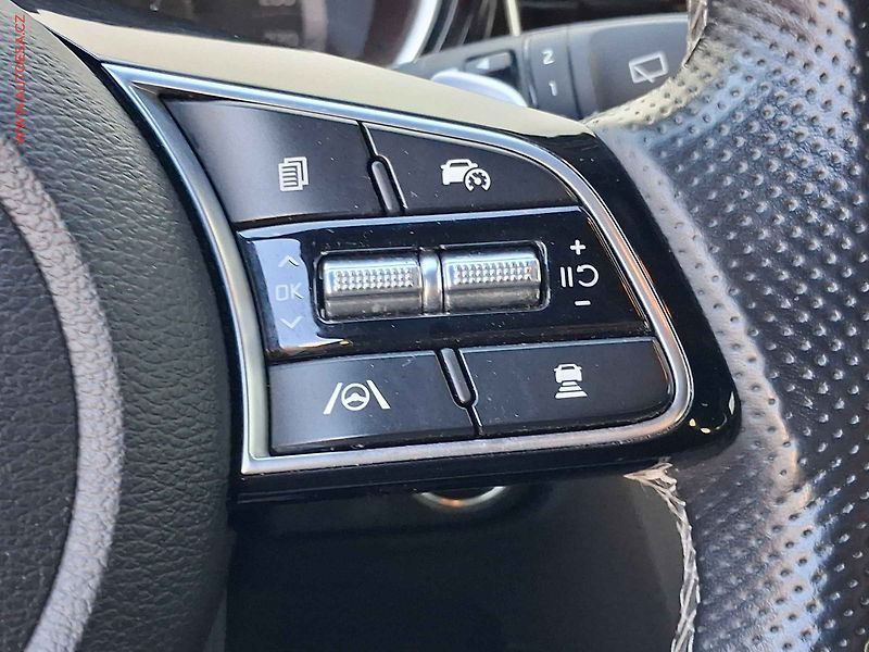 Kia Ceed (2023) 1.5 T-GDi, 2.maj,ČR, GT-line - fotka 14 z 19
