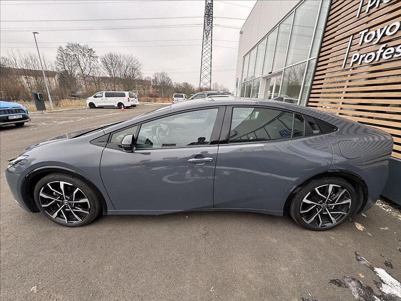Toyota Prius 2,0 PRESTIGE - fotka 3 z 19
