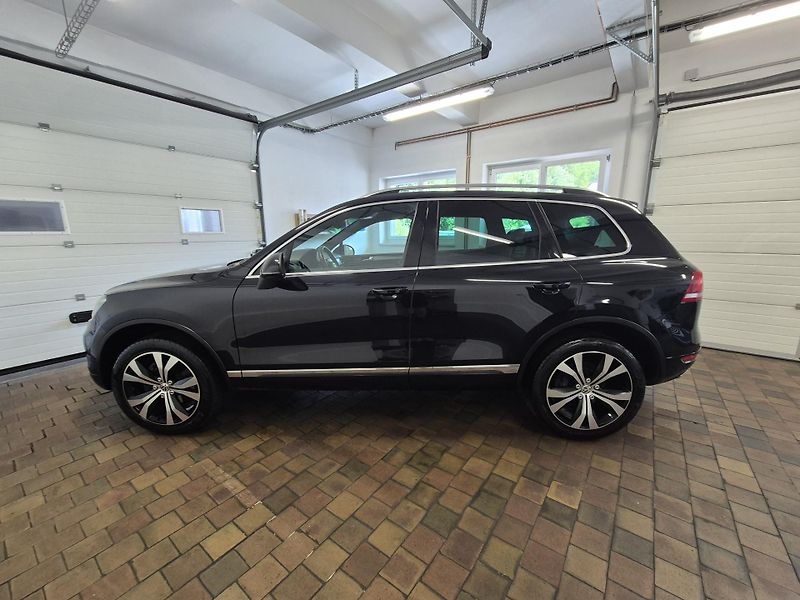Volkswagen Touareg 3,0TDi 180kw 4x4 DSG 20ALU - fotka 6 z 41