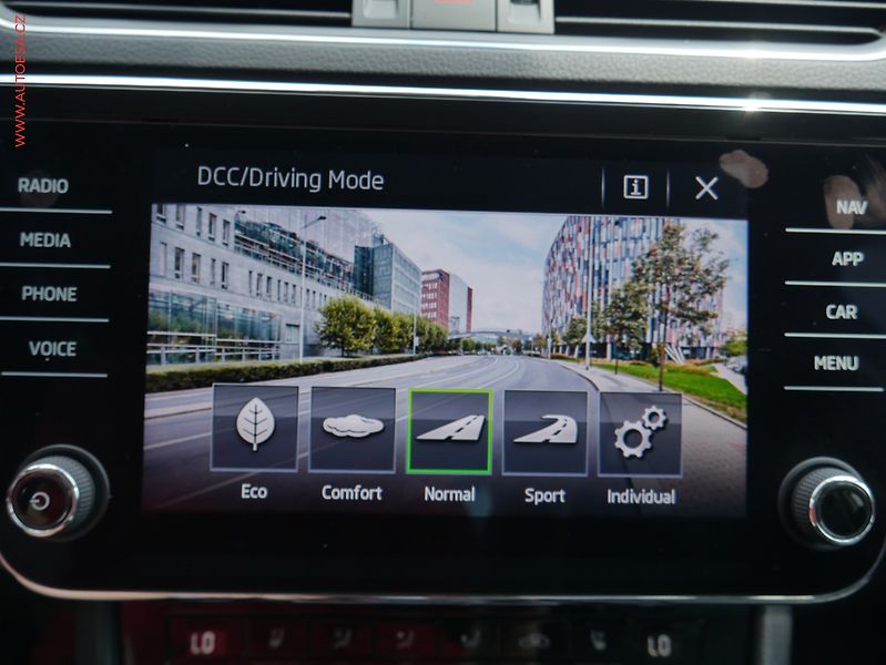 Škoda Superb (2019) 2.0 TDI 4x4, 2.maj,ČR, L&K - fotka 15 z 24