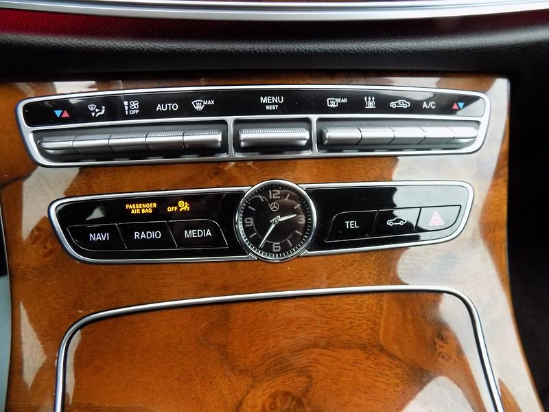 Mercedes-Benz Třídy E (2018) 400d/4-Matic/Full-LED/Webasto/ - fotka 30 z 39