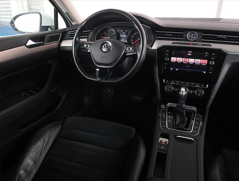 Volkswagen Passat (2017) 2.0 TDI, Automat, Kůže - fotka 7 z 16