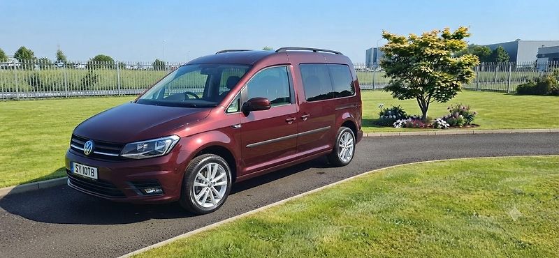 Volkswagen Caddy Maxi TDI 4x4 7 míst  - fotka 6 z 35