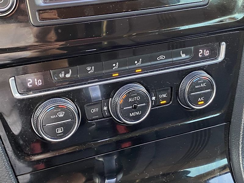 Volkswagen Golf 2.0TDi, DSG, Allstar, 2x kola - fotka 16 z 20