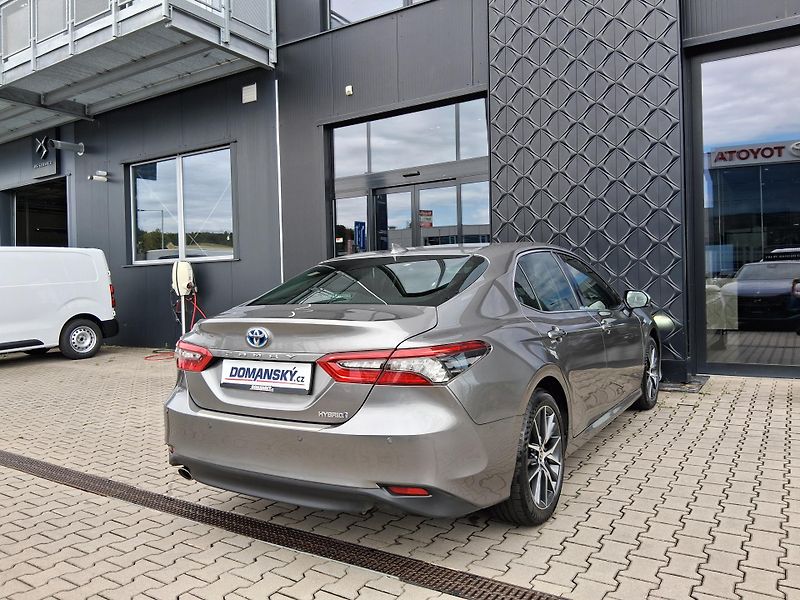 Toyota Camry EXECUTIVE 2.5 Hyb. 160 kW - fotka 3 z 31