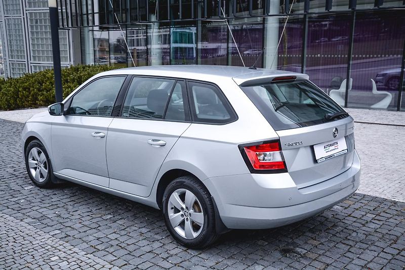 Škoda Fabia (2017) III 1.0 55kw Style Combi 1 MAJ - fotka 12 z 38
