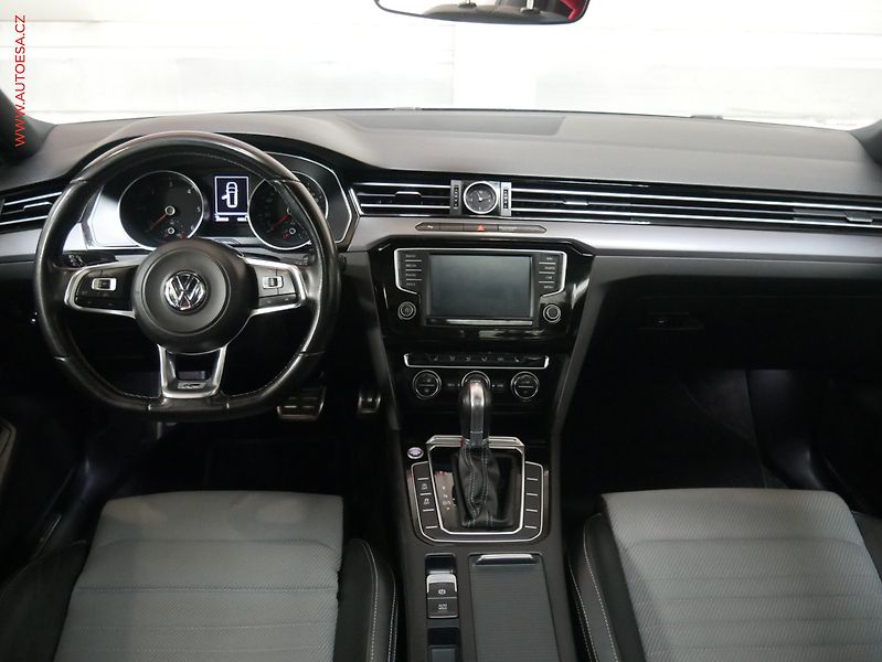 Volkswagen Passat (2015) 2.0TDI 4x4, DSG, navi, bixen - fotka 8 z 21