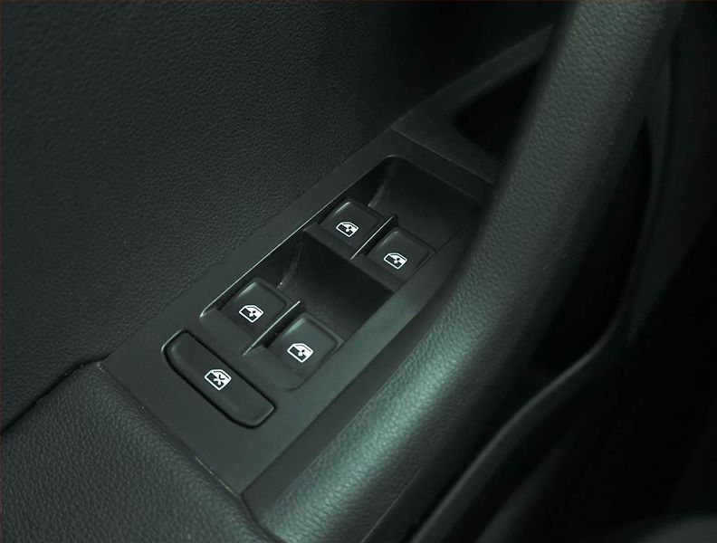 Škoda Octavia (2017) 1.6 TDI, Navi - fotka 15 z 15