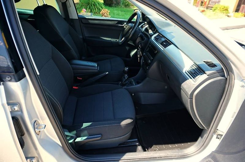 Škoda Rapid (2015) ELEGANCE 1,6 TDI 66 kW - fotka 14 z 38