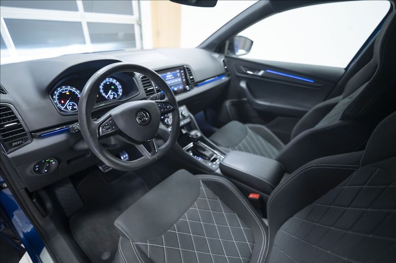 Škoda Karoq 2,0 TDI DSG 4x4 SPORTLINE ČR - fotka 17 z 41