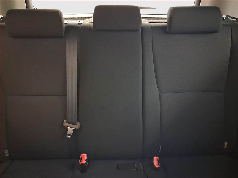Toyota Auris (2008) 1.4 VVT-i, Park. senzory - fotka 10 z 19