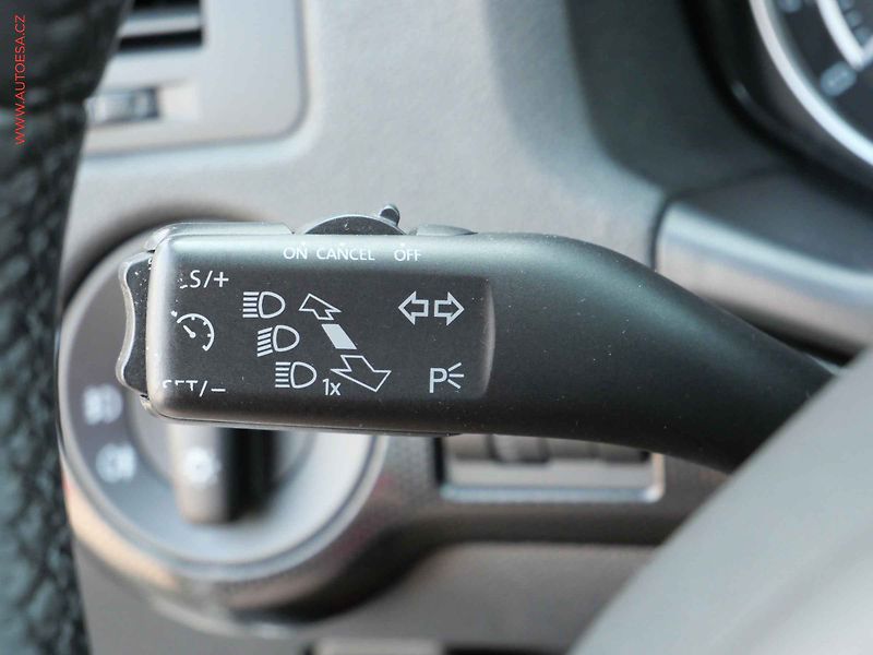 Škoda Octavia (2012) 2.0 TDi, Bixen, AC - fotka 15 z 17