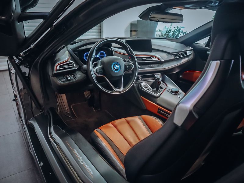 BMW i8 Ultimate Sophisto Edition Kupé - fotka 7 z 35