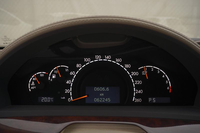 Mercedes-Benz Třídy S S600 5,5I V12 LONG AUT. - fotka 21 z 56