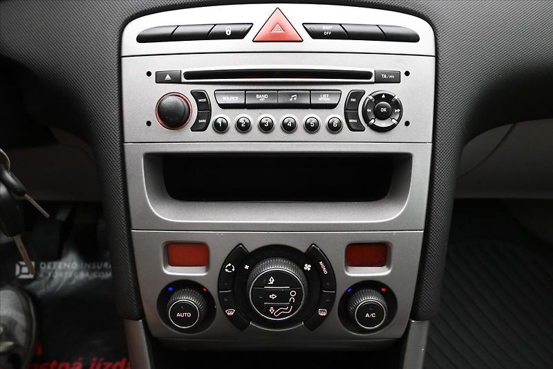 Peugeot 308 1,6 SW HDI 82 kW Panorama - fotka 20 z 29