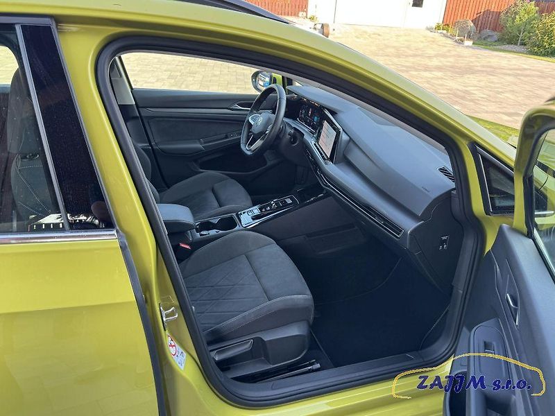 Volkswagen Golf 2.0TDI 110kw DSG + kamera - fotka 40 z 51