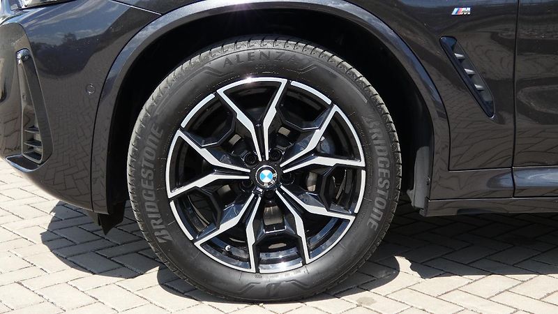 BMW X4 xDrive 30i M Sport - fotka 22 z 23