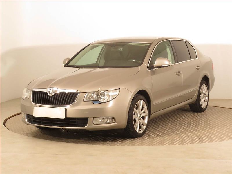 Škoda Superb (2012) 2.0 TDI, Tempomat - fotka 2 z 16