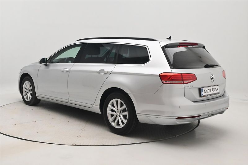 Volkswagen Passat 2,0 TDI 110 kW Navigace Záruka - fotka 7 z 31