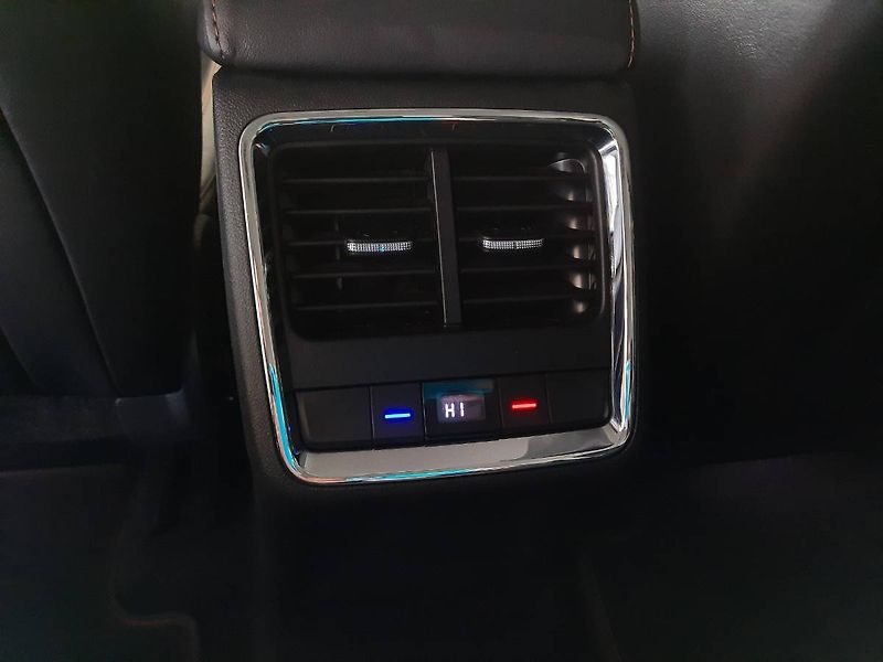 Škoda Enyaq (2022) 60 (132kW/57kWh) - fotka 20 z 23