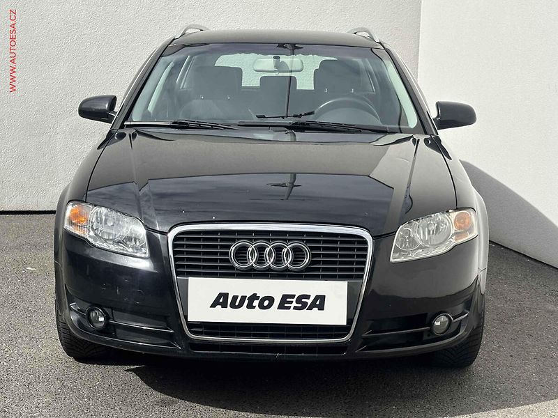 Audi A4 (2005) 2.0TDi, 2.maj, AC, tažné - fotka 2 z 14