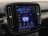 Volvo XC40 B4 DARK ULTRA AUT CZ - náhled 40