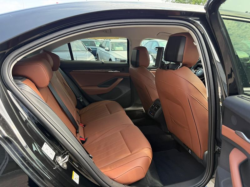 Škoda Superb L&K 2.0 TDI 142kw DSG 4x4 - fotka 23 z 28