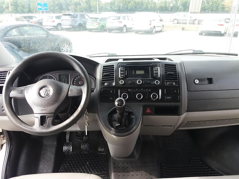Volkswagen Caravelle 2.0TDi,9.MÍST,TAŽNY,4MOTION - fotka 9 z 24