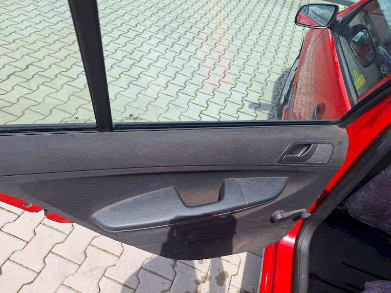 Škoda Fabia (2006) 1.2 HTP / 40 kW / 5MP / Classi - fotka 24 z 33