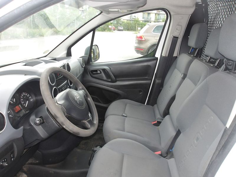 Peugeot Partner 1,6HDi 3 MÍSTA !!! 1.MAJITEL ! - fotka 13 z 30