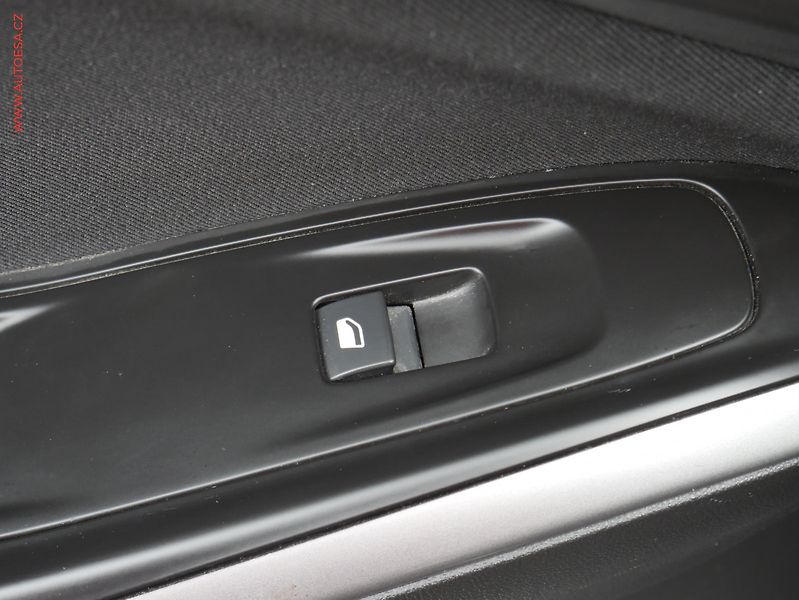 Opel Grandland X (2019) 1.2PT, 1.maj,ČR, navi, autoAC - fotka 12 z 17