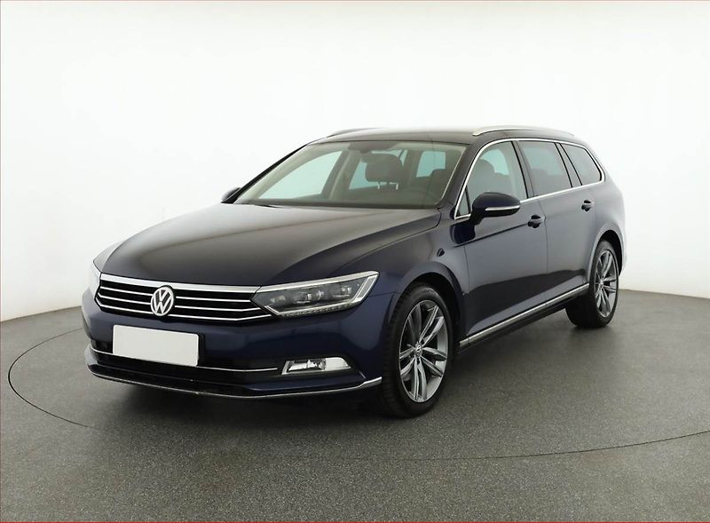 Volkswagen Passat (2017) 2.0 TDI, Automat, Kůže, Navi - fotka 2 z 21