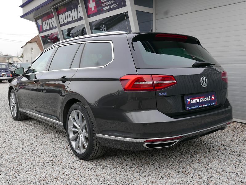 Volkswagen Passat 1,4 TSI GTE REZERVACE - fotka 16 z 44