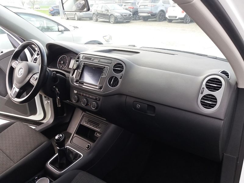 Volkswagen Tiguan 1.4TSi,92kW,SERVISNÍ KNÍŽKA!! - fotka 12 z 20