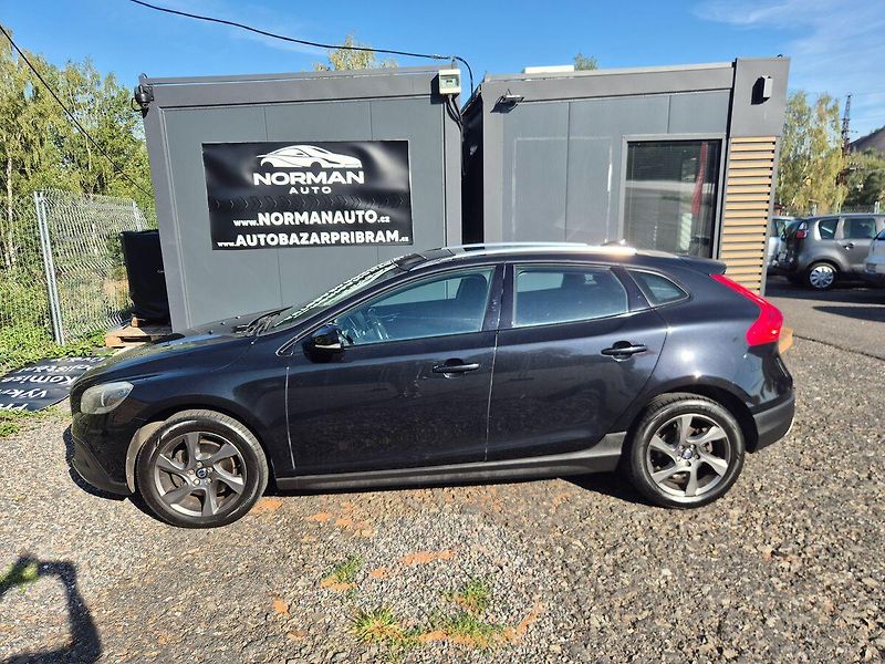 Volvo V40 1.6D 84kw CROSS COUNTRY, tažné - fotka 8 z 33