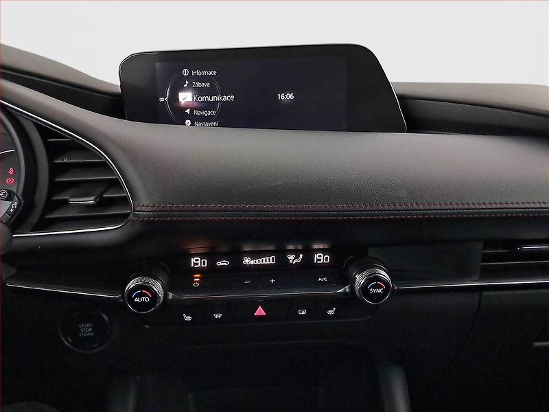 Mazda 3 (2022) 2.0 Skyactiv-G - fotka 12 z 18
