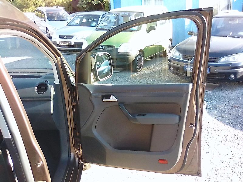 Volkswagen Caddy (2012) 1.2 TSi / 77KW, nové rozvody - fotka 23 z 37