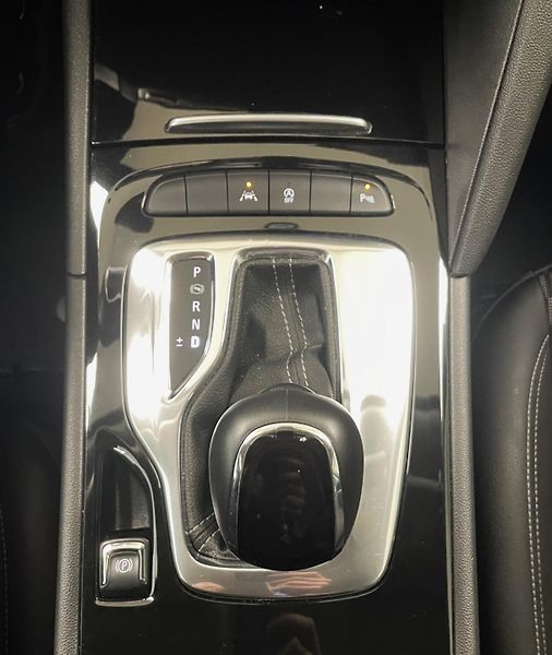 Opel Insignia ST 2,0CDTi 128kW 4X4, ČR - fotka 20 z 30