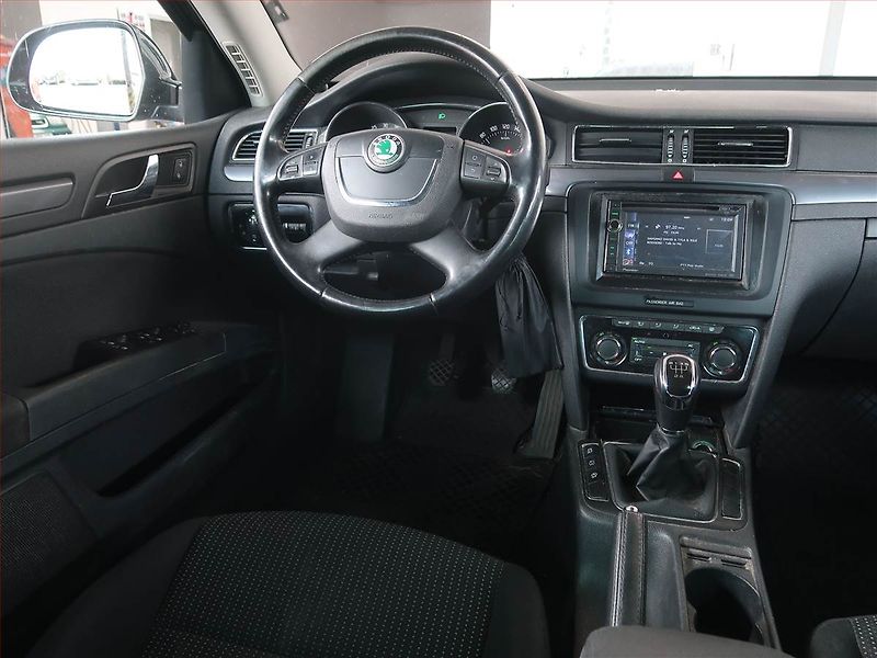 Škoda Superb (2012) 1.6 TDI, po STK, Tažné - fotka 7 z 14